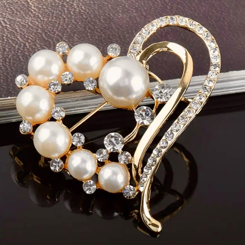 NWOT - Rose Gold and Cream Heart Brooch with Pearls and Rhinestones - Picture 5 of 7